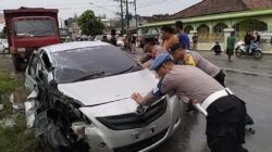Tabrakan Truk dan Sedan di Jalinsum Lampung Utara Picu Kemacetan, Polisi Gerak Cepat Evakuasi