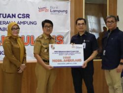 Bank Lampung Serahkan Bantuan Ambulans CSR Kepada Pemkab Lampura