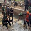 Atasi Banjir Saat Hujan, Prajurit Kodam XXI/Radin Inten Grebek Sungai di Bandar Lampung