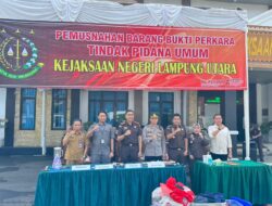 Wakapolres Lampung Utara Kompol Yohanis, Hadiri Pemusnahan Barang Bukti di Kejari Kotabumi