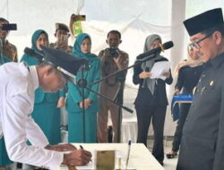 Bupati Lantik Sopyan Jadi Kades Negara Kemakmuran