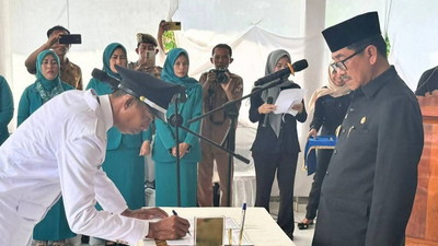 Bupati Lantik Sopyan Jadi Kades Negara Kemakmuran
