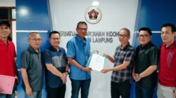 Masuk Partai Politik, Ketua PWI Tulangbawang Mundur—Lukmansyah Langsung Ambil Kendali