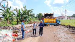 Sampah Meluber hingga ke Jalan, DLH Lampung Utara Kerahkan Alat Berat Bersihkan Kotabumi Ilir