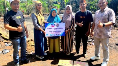 Puing-Puing Rumah Jadi Saksi, Seorang Anak Memilih Membahagiakan Ibunya dengan Hadiah Umrah