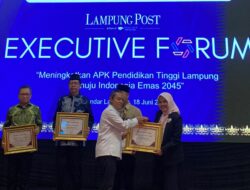 UMKO Raih Education Award dari Lampung Post