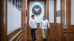 Sekretaris Kabinet Teddy Indra Wijaya menerima kedatangan pengusaha nasional Andi Syamsuddin Arsyad