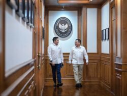 Sekretaris Kabinet Teddy Indra Wijaya menerima kedatangan pengusaha nasional Andi Syamsuddin Arsyad