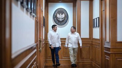 Sekretaris Kabinet Teddy Indra Wijaya menerima kedatangan pengusaha nasional Andi Syamsuddin Arsyad