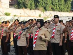 Kapolres Lampung Utara AKBP Raswidiati Anggraini, memimpin ziarah makam pahlawan dalam rangka memperingati Hari Pramuka ke-65