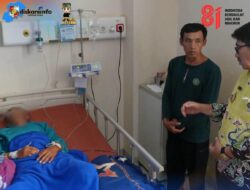Bupati Lampura Hamartoni Jenguk Pelajar Korban Kriminal, Beri Santunan