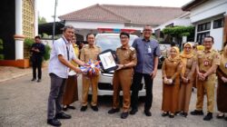 Kedua Kalinya, Pemerintah Kabupaten Lampung Utara Terima Mobil Ambulance Dari Bank Lampung