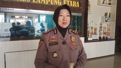 Polres Lampura Awasi  Antrean Pengisian BBM  Di Sejumlah SPBU